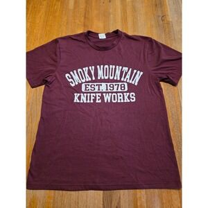 Crazy Apparel Men Small Maroon Smoky Mountain Knife Works 1978 Graphic‎ T-Shirt